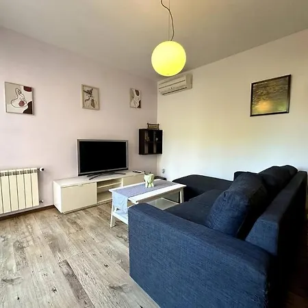 Cozy Flat In *
